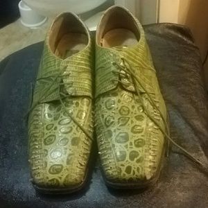 Mens size 10 1/2 dress shoes